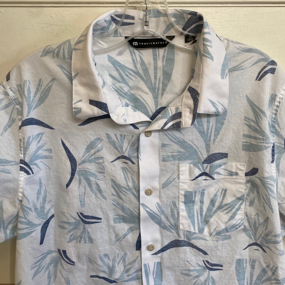 TravisMathew Mens Short Sleeve Button Down Tropical Print Shirt White Blue M - Picture 5 of 13